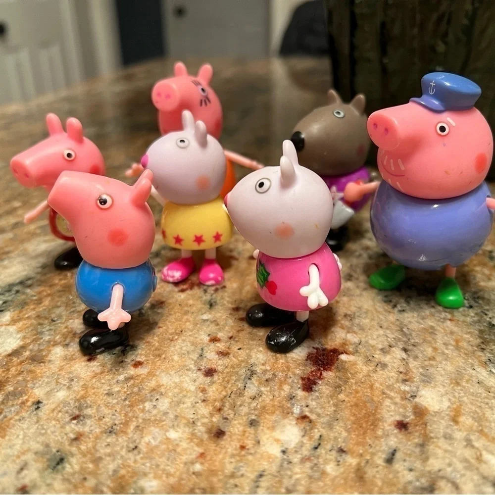 PEPPA PIG Figure Character   Lot of 8